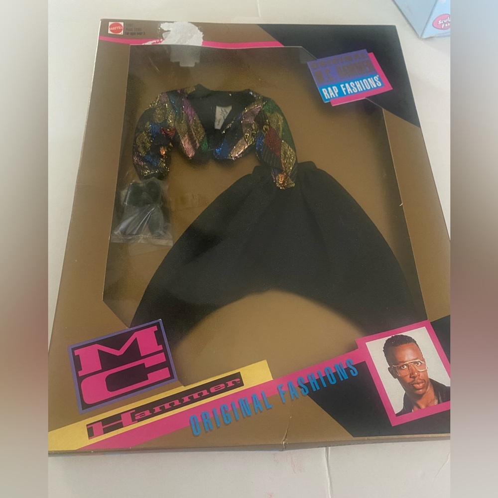 SEALED!! 1991 Mattel MC Hammer Original Rap Fashions NRFB